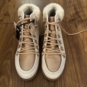 Sorel Beige Boots with Lamb Fur